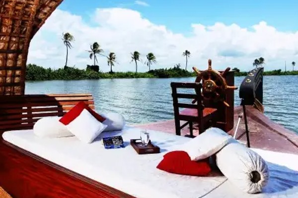 Kerala Honeymoon Package