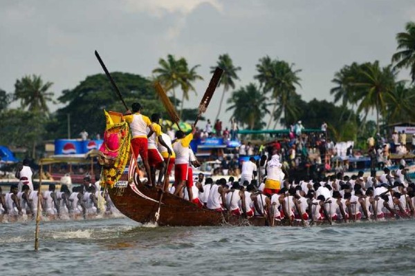 Alappuzha Houseboat Package